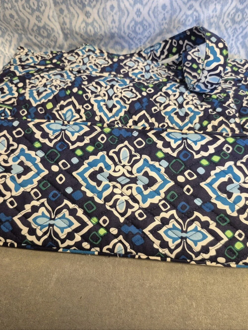 Vera Bradley Quilted Tote Bag With A Free Vera Bradley Gift (AUTHENTIC LISTING)